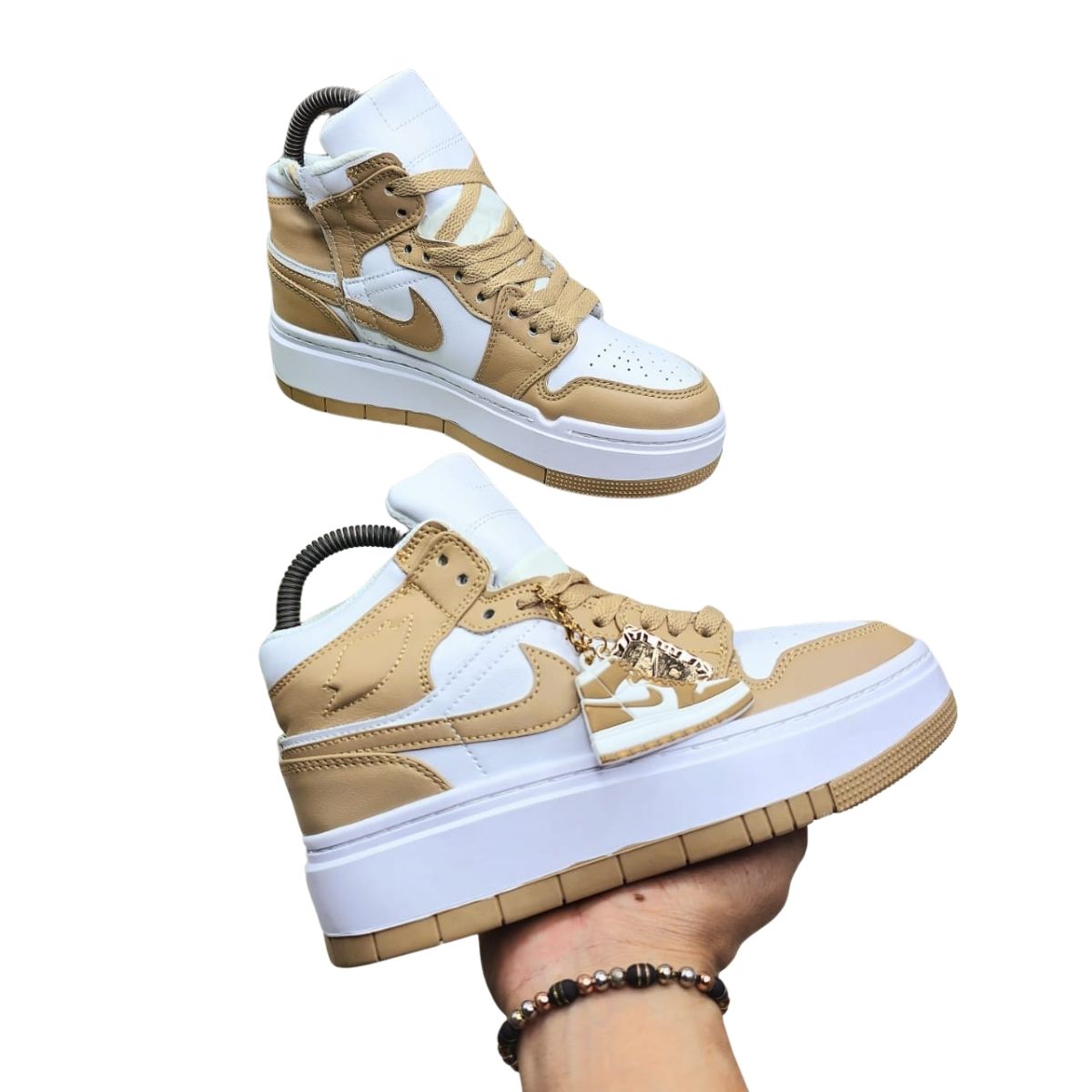 Comprar Nike Air Jordan 1 Elevate High Zapatillas Mujer: Estilo y Comodidad en 2025 Si estás buscando las Nike Air Jordan 1 Elevate High Zapatillas Mujer, has llegado al lugar correcto. En Onlineshoppingcenterg encontrarás la mejor selección de este modelo icónico, perfecto para combinar estilo urbano y comodidad en tu día a día. A continuación, te contamos todo lo que necesitas saber sobre estas zapatillas y por qué son una excelente opción para ti.  ¿Por qué elegir las Nike Air Jordan 1 Elevate High Zapatillas Mujer? Las Nike Air Jordan 1 Elevate High Zapatillas Mujer son un clásico moderno que combina diseño atemporal con tecnología innovadora. Este modelo, pensado especialmente para mujeres, ofrece un ajuste perfecto y una sensación de comodidad que te acompañará en cada paso.    Características principales Diseño elevado: El talón elevado añade un toque moderno y sofisticado.  Materiales de alta calidad: Duraderos y resistentes para un uso diario.  Variedad de colores: Disponibles en tonos como blanco, negro, rojo, azul, verde, gris, rosa y amarillo.  Estilo versátil: Perfectas para looks urbanos, deportivos o casuales.  Comprar Nike Air Jordan 1 Elevate High Zapatillas Mujer en 2025 En Onlineshoppingcenterg tenemos las Nike Air Jordan 1 Elevate High Zapatillas Mujer en las tallas y colores que buscas. Además, ofrecemos ofertas exclusivas y envíos rápidos para que puedas disfrutar de tus zapatillas lo antes posible.  ¿Qué talla elegir? Las Nike Air Jordan 1 Elevate High Zapatillas Mujer están disponibles en una amplia gama de tallas. Te recomendamos consultar nuestra guía de tallas para asegurarte de elegir la que mejor se adapte a ti.  Ofertas y rebajas Si buscas las Nike Air Jordan 1 Elevate High Zapatillas Mujer al mejor precio, no te pierdas nuestras promociones y descuentos especiales. En Onlineshoppingcenterg encontrarás opciones económicas sin sacrificar calidad.  Nike Air Jordan 1 Elevate High Zapatillas Mujer: Tendencias 2025 Este modelo sigue siendo una de las opciones más populares en 2025, gracias a su diseño atemporal y su versatilidad. Ya sea para un look deportivo o urbano, las Nike Air Jordan 1 Elevate High Zapatillas Mujer son la elección perfecta para mujeres que buscan estilo y comodidad.  ¿Dónde comprar? En Onlineshoppingcenterg puedes comprar tus Nike Air Jordan 1 Elevate High Zapatillas Mujer de forma segura y rápida. Nuestra plataforma online está diseñada para ofrecerte una experiencia de compra sencilla y satisfactoria.  Compra la tuya: No esperes más y consigue tus Nike Air Jordan 1 Elevate High Zapatillas Mujer hoy mismo. ¡Visita Onlineshoppingcenterg y descubre por qué somos la mejor opción para comprar zapatillas de tendencia en 2025!